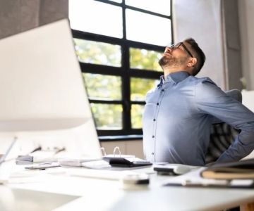Understanding the Connection Between Ergonomics and Spinal Health