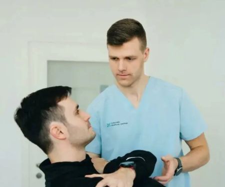 How Chiropractic Adjustments Can Improve Mobility: Chiropractic vs Physical Therapy