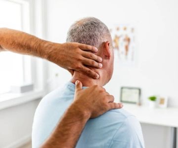 How Chiropractors Treat Migraines Without Medication – Chiropractor Approved