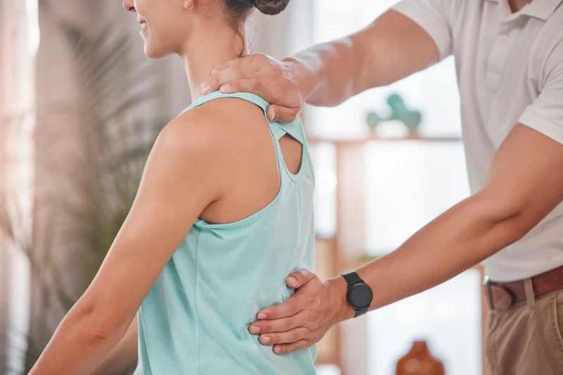 Understanding the Connection Between Chiropractic vs Physical Therapy and Your Spine