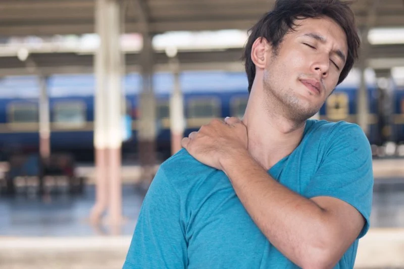Top Questions About Frozen Shoulder Relief Answered by Chiropractors
