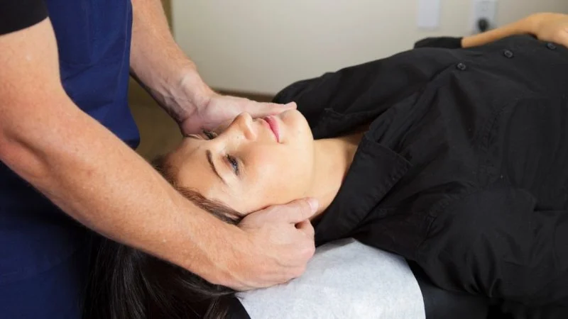 How Chiropractic Adjustments Can Improve Neck Pain