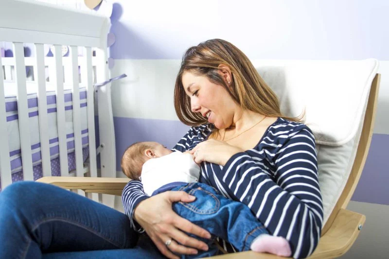 How to Maintain Good Posture While Breastfeeding to Avoid Back Pain