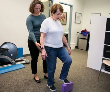 How to Find a Chiropractor for Parkinson’s Balance Exercise Care
