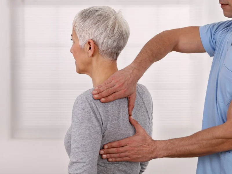 Chiropractic vs Traditional Chinese Medicine for Pain Relief Explained