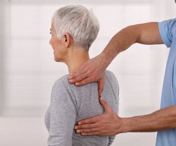 Chiropractic vs Traditional Chinese Medicine for Pain Relief Explained