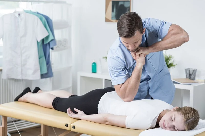 How to Prepare for Your First Chiropractic Visit When You Fear the “Crack”