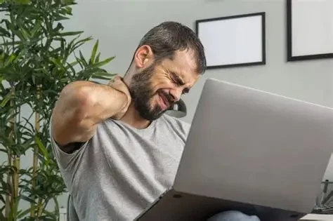 Chiropractic for Remote Workers With Tech Neck Pain
