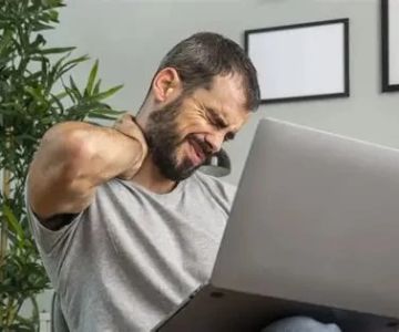 Chiropractic for Remote Workers With Tech Neck Pain