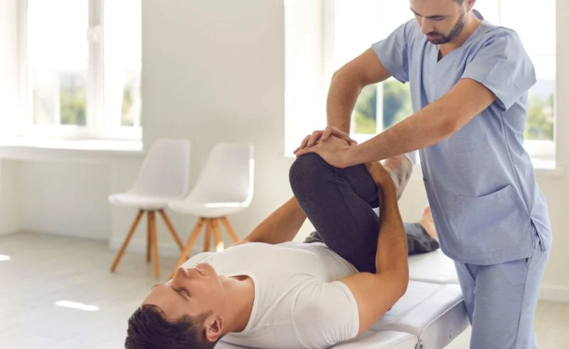 Chiropractic vs Osteopathic Manual Medicine Explained